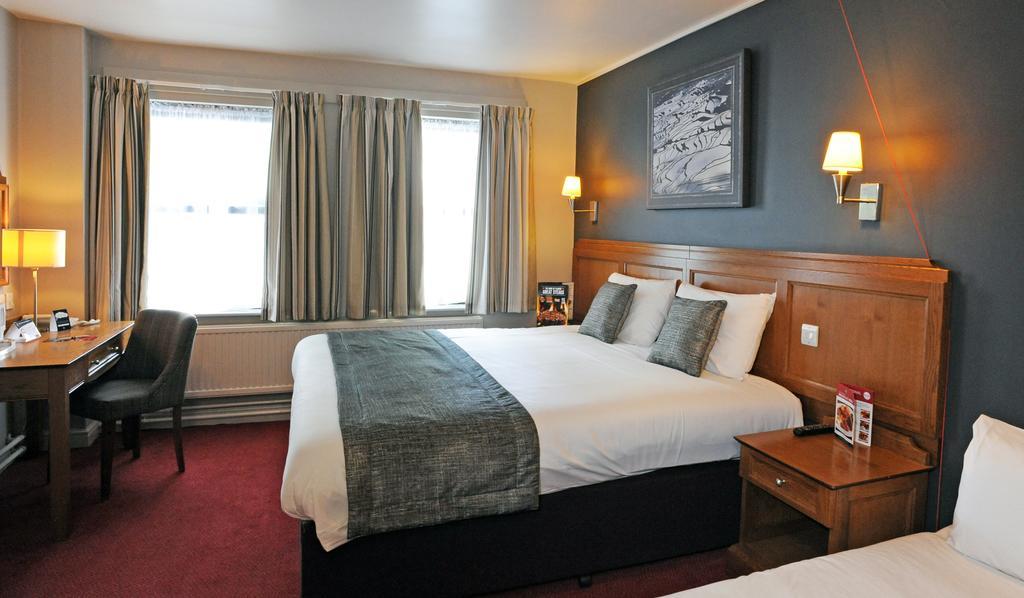 Brentwood Inn By Greene King Inns Rotherham Rom bilde