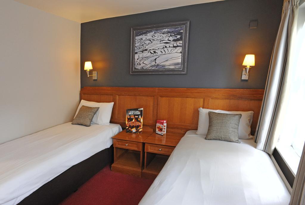 Brentwood Inn By Greene King Inns Rotherham Rom bilde